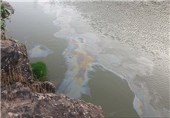 واژگونی تانکرهای نفت کش منجر به آلودگی رودخانه کشکان شده است