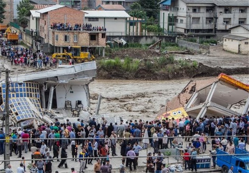 پل‌های متعدد سبب تشدید خسارات سیل روستای سیجان شده است