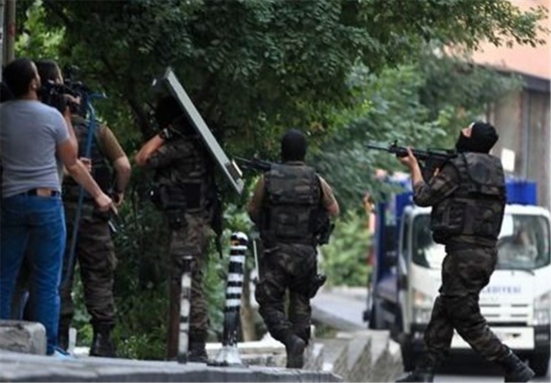 Turkish Police Detain 251 in Raids Targeting Members of ISIL, PKK