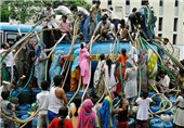 تانکرهای آتش نشانی و کمک به بحران آب در بزرگترین شهر پاکستان + تصاویر