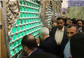 فیلم/زیارت سحرگاهی ظریف در کربلا