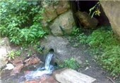 انشعابات غیرمجاز آب در مسیر خط انتقال آبشار یاسوج جمع‌آوری شد