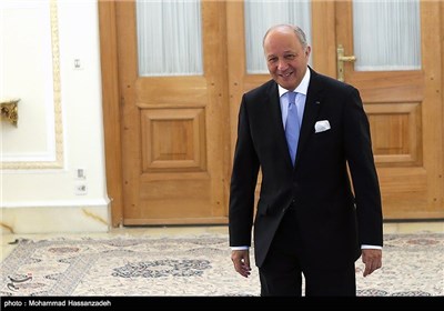 Iran’s Zarif Meets French FM Fabius in Tehran