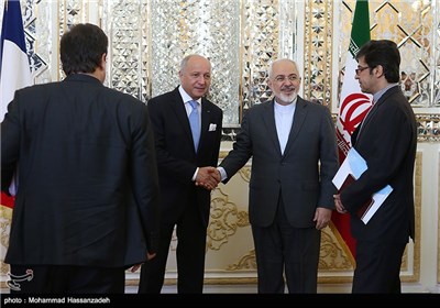Iran’s Zarif Meets French FM Fabius in Tehran