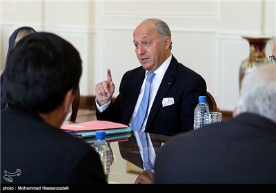 Iran’s Zarif Meets French FM Fabius in Tehran