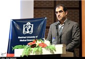 وزیر بهداشت به مقام شامخ شهدای گمنام دانشگاه گلستان ادای احترام کرد