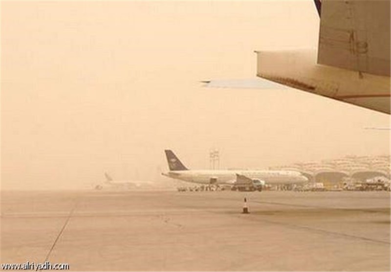 گرد و غبار شدید فرودگاه بین المللی «ملک‌خالد» را در ریاض تعطیل کرد