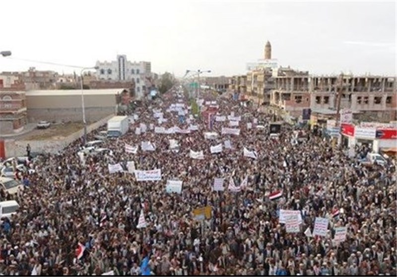 تظاهرات حاشدة بمحافظة الحدیدة تندیدا باستمرار العدوان السعودی على الیمن