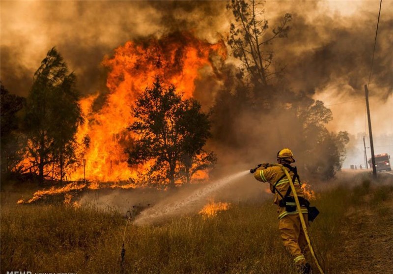 استان لرستان با کمبود تجهیزات مقابله با آتش‌سوزی جنگلها مواجه است