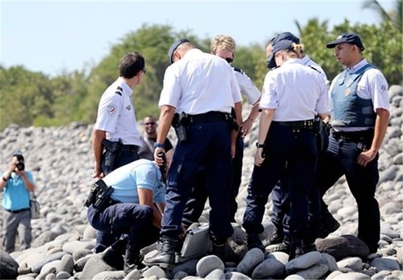 More Suspected Debris Found in La Reunion before MH370 Verification