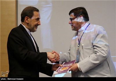 Hundreds of Muslim Doctors Attend Int’l Conference in Tehran