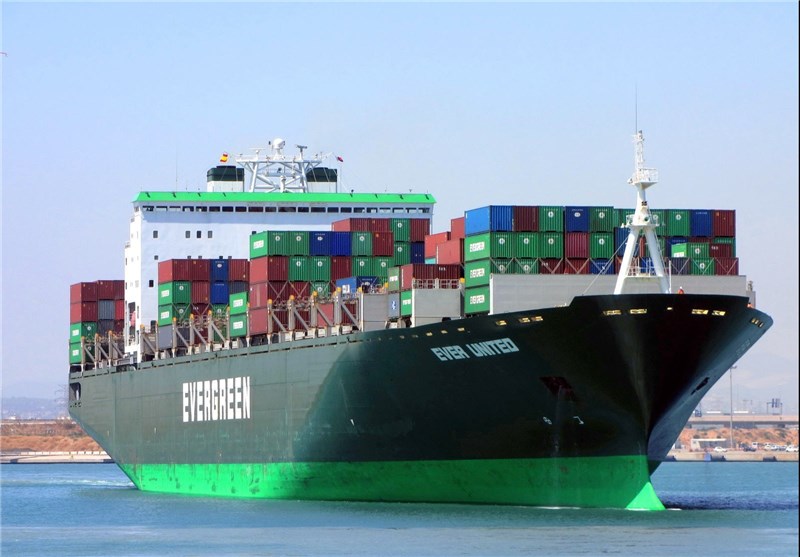 کشتی پنجمین کشتیرانی برتر دنیا در بندر شهید رجایی پهلو گرفت