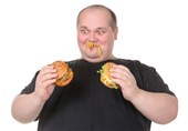 «چاقی» در کمین مردانی که تنها غذا می‌خورند