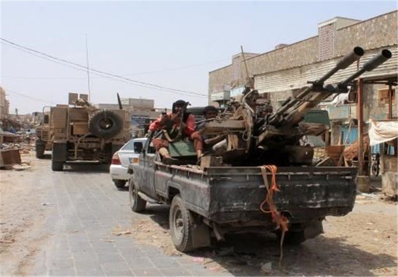 هلی‌برن نیروهای آموزش دیده سعودی با پشتیبانی فرانسه در «بندر بلحاف» یمن