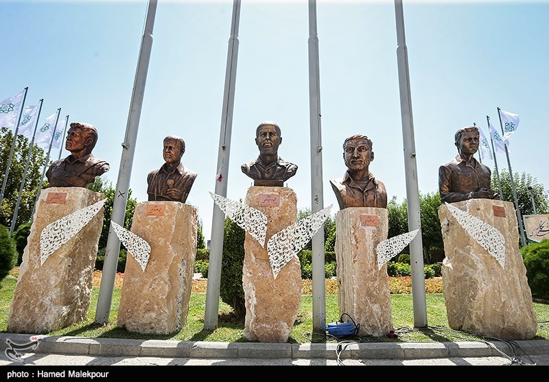 اهتمام مسئولان در نصب تمثال و سردیس 1500 شهید بروجردی در خیابان‌های بروجرد