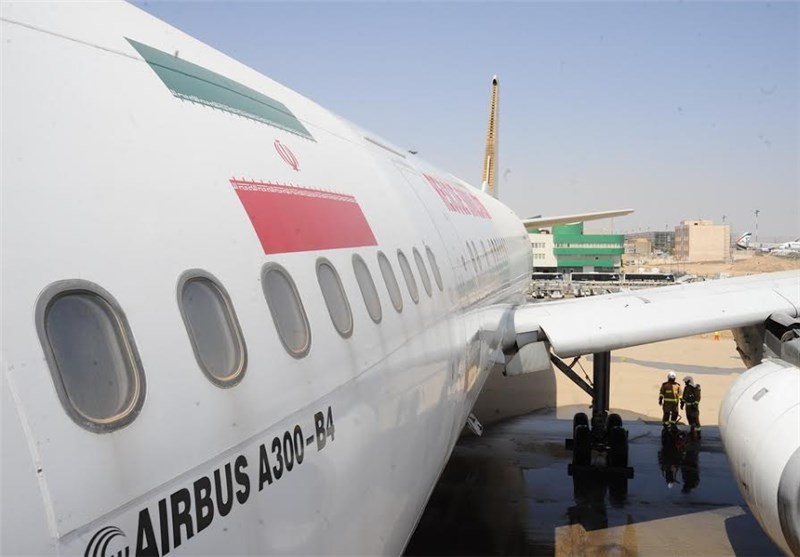 هواپیما باری از پهنه خاکی باند پرواز فرودگاه مشهد خارج شد