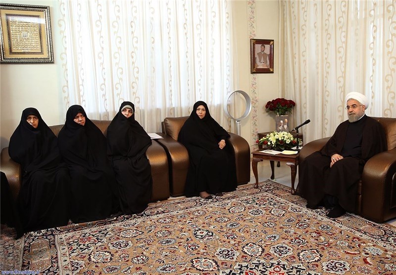 فیلم/ دیدار روحانی با خانوادهای شهدا و جانبازان جامعه پزشکی کشور