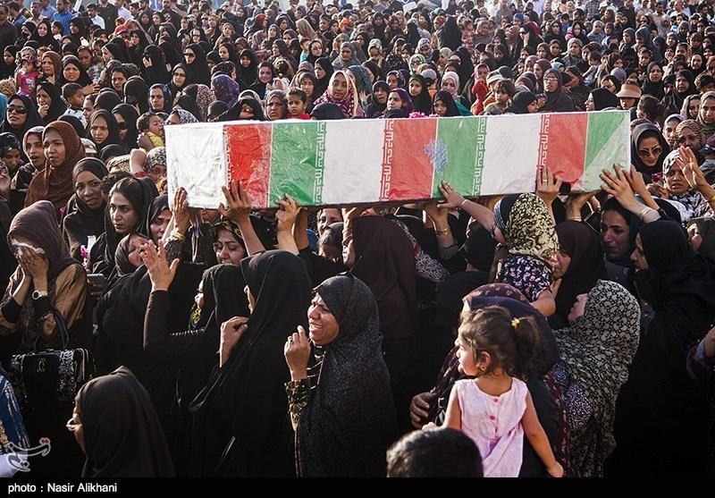 پیکر مادر شهیدان برزگر در آرامستان اردبیل به خاک سپرده شد