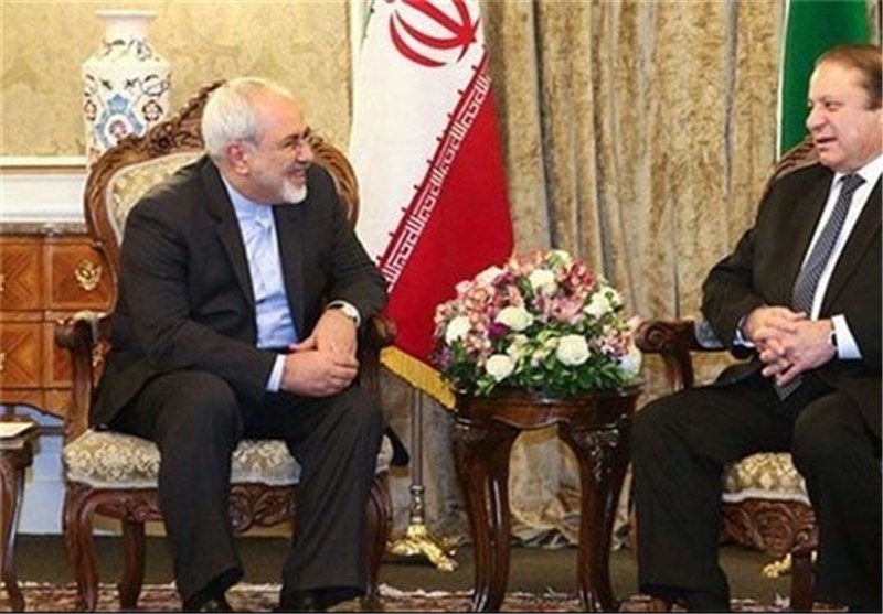 Iranian FM, Pakistan’s Premier Discuss Bilateral Ties, Regional Issues