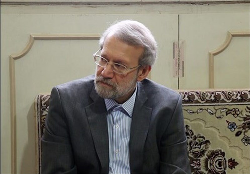رئیس قوه مقننه از خانواده شهید احمدی روشن تجلیل کرد