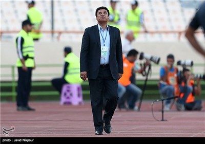 Esteghlal Loses to Zob Ahan in Iran Professional Football League in Tehran