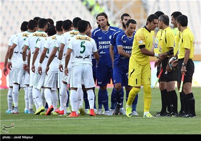 Esteghlal Loses to Zob Ahan in Iran Professional Football League in Tehran