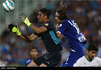 Esteghlal Loses to Zob Ahan in Iran Professional Football League in Tehran