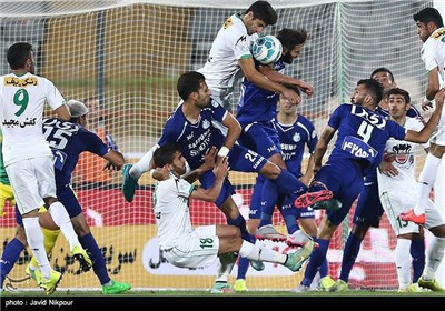 Esteghlal Loses to Zob Ahan in Iran Professional Football League in Tehran