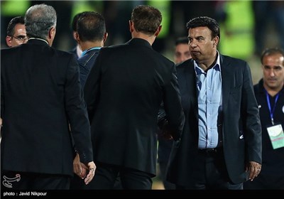 Esteghlal Loses to Zob Ahan in Iran Professional Football League in Tehran