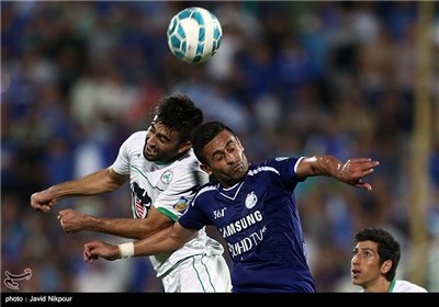 Esteghlal Loses to Zob Ahan in Iran Professional Football League in Tehran