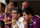 مربی پرسپولیس دلیل خودزنی‌اش در بازی با استقلال اهواز را اعلام کرد