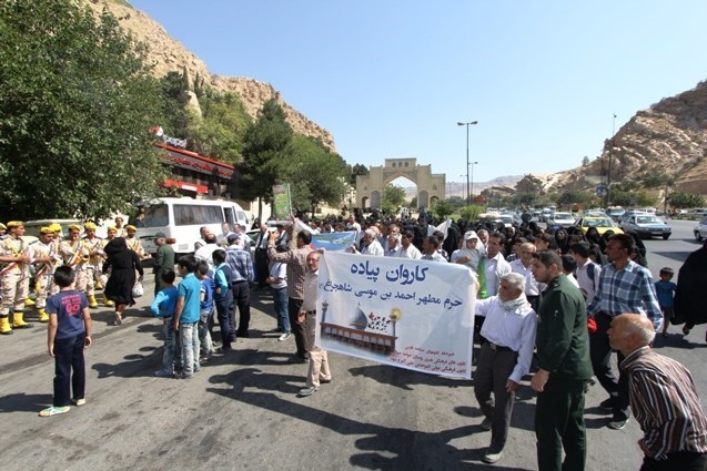 حرکت 10 هزار زائر پیاده از نقاط مختلف استان فارس به سمت شاهچراغ(ع)