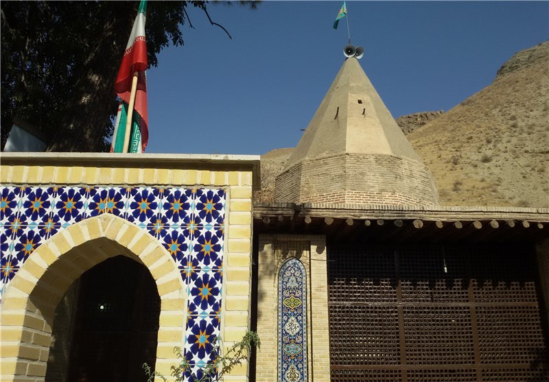 کلنگ مرکز فرهنگی و قرآنی در امامزاده طاهر(ع) کرج زده می‌شود