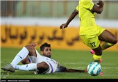 دیدار تیم های فوتبال نفت تهران و ملوان بندر انزلی