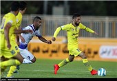 دیدار تیم های فوتبال نفت تهران و ملوان بندر انزلی