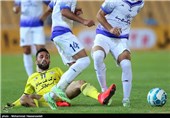 دیدار تیم های فوتبال نفت تهران و ملوان بندر انزلی