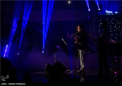 کنسرت محسن یگانه در سالن وزارت کشور