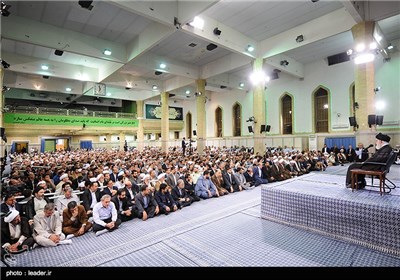 Photos: Supreme Leader Meets Iranian Hajj Officials