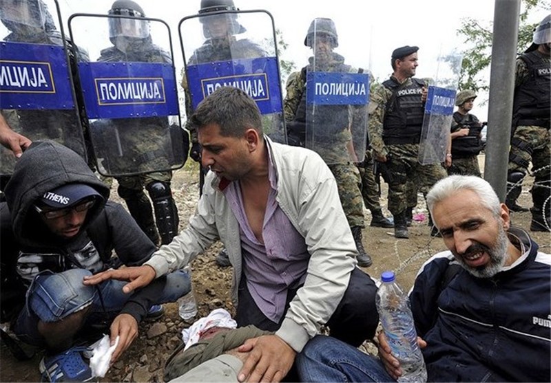 Migrants Clash again with Macedonian Police on Greek Border