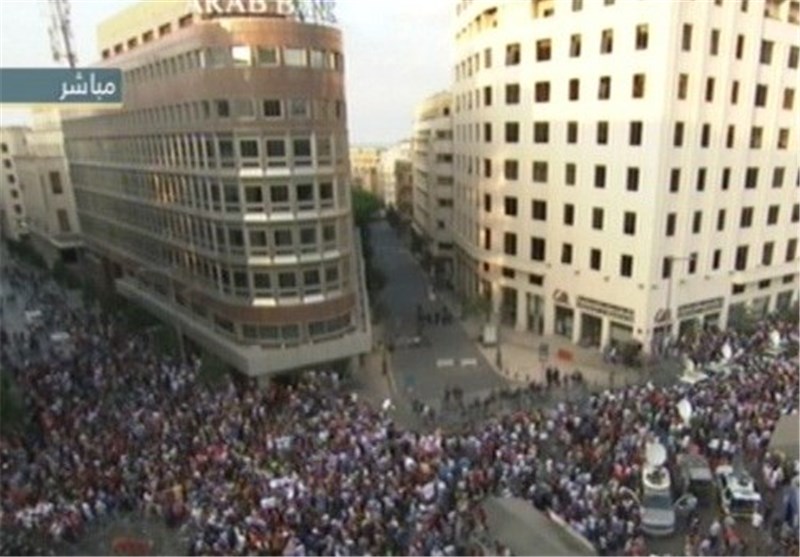 Lebanese Protesters Storm Environment Ministry in Beirut