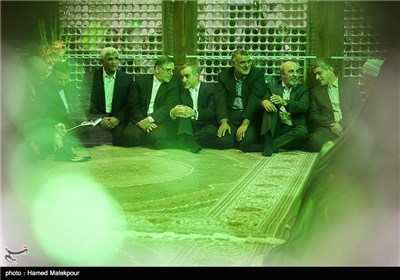 تجدید میثاق رئیس جمهور و اعضای هیئت دولت با آرمان‌های امام خمینی(ره)