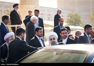 حجت‌الاسلام حسن روحانی رئیس جمهور در پایان مراسم تجدید میثاق اعضای هیئت دولت با آرمان‌های امام خمینی(ره)