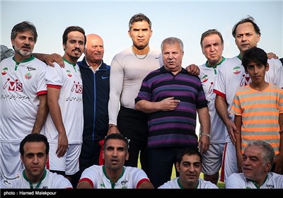 جواد زرینچه، علی پروین و احمدرضا عابدزاده در تمرین تیم فوتبال ستارگان ایران