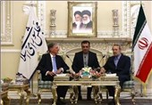 Parliament Speaker Larijani Asks Change in British Behavior toward Iran