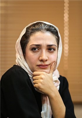 مینا ساداتی بازیگر در نشست خبری سریال تنهایی لیلا