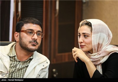 مینا ساداتی بازیگر و محمدرضا شفیعی تهیه‌کننده در نشست خبری سریال تنهایی لیلا
