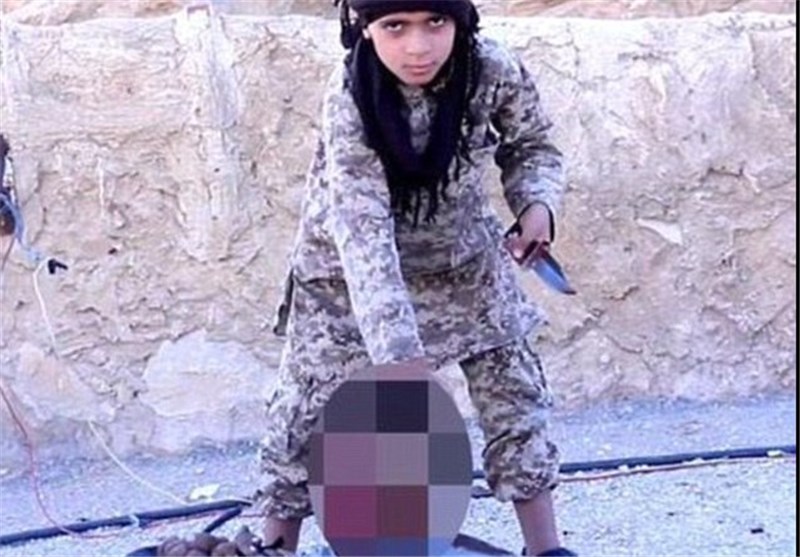 شیوه غیر اخلاقی داعش برای اجبار جوانان به عدم سرپیچی از دستورات
