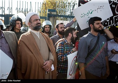تجمع دانشجویان مقابل مجلس شورای اسلامی