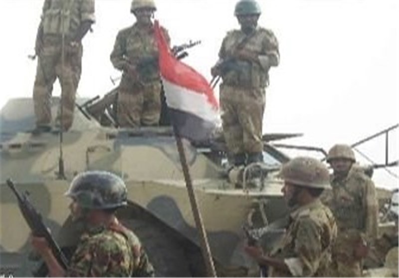 Yemeni Army Captures Several Saudi Troops after Hitting Military Base