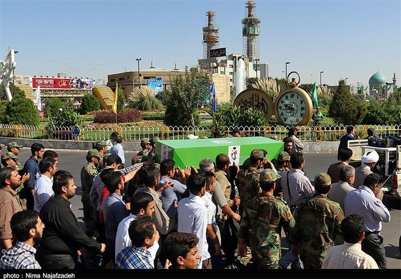 پیکر پاک شهید مدافع حرم&quot;علیرضا قنواتی&quot; در فردیس تشییع شد